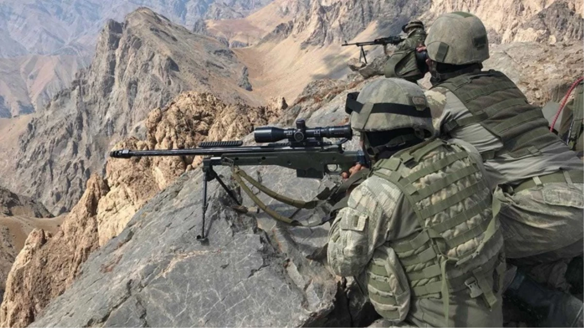 Fırat Kalkanı ve Zeytin Dalı bölgelerinde saldırı hazırlığı yapan 12 terörist öldürüldü