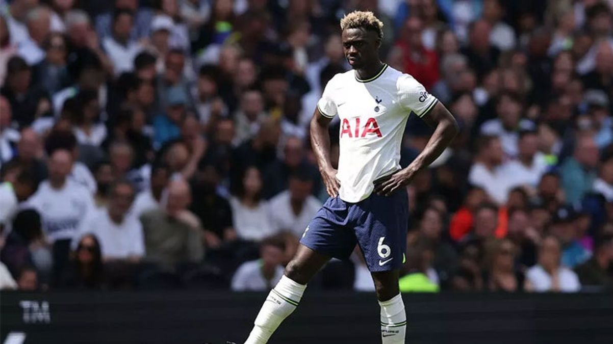 Galatasaray, Davinson Sanchez ve kulübü Tottenham ile transfer görüşmelerine başlandığını KAP’a bildirdi