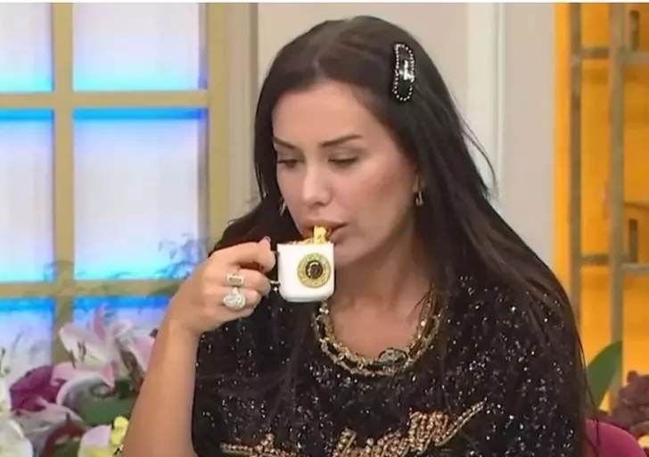 Sahte olduğunu söylemişti! Dilan Polat’ın altınlı fincanının fiyatı şoke etti