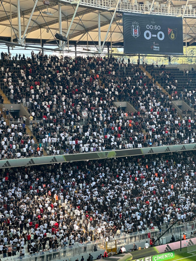 Son Dakika: Kara Kartal 3 puanı kaptı! Beşiktaş, Süper Lig'in 8. haftasında İstanbulspor'u 2-0 mağlup etti