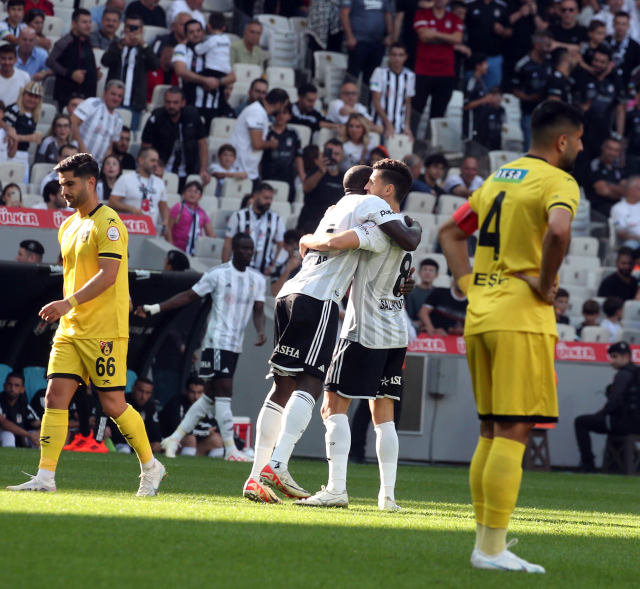 Son Dakika: Kara Kartal 3 puanı kaptı! Beşiktaş, Süper Lig'in 8. haftasında İstanbulspor'u 2-0 mağlup etti