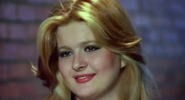 Güzelliği ile 80’lere damga vurmuştu… Harika Avcı yıllar sonra görüntülendi