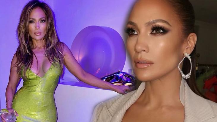 54 yaşındaki Jennifer Lopez’den dikkat çeken pozlar