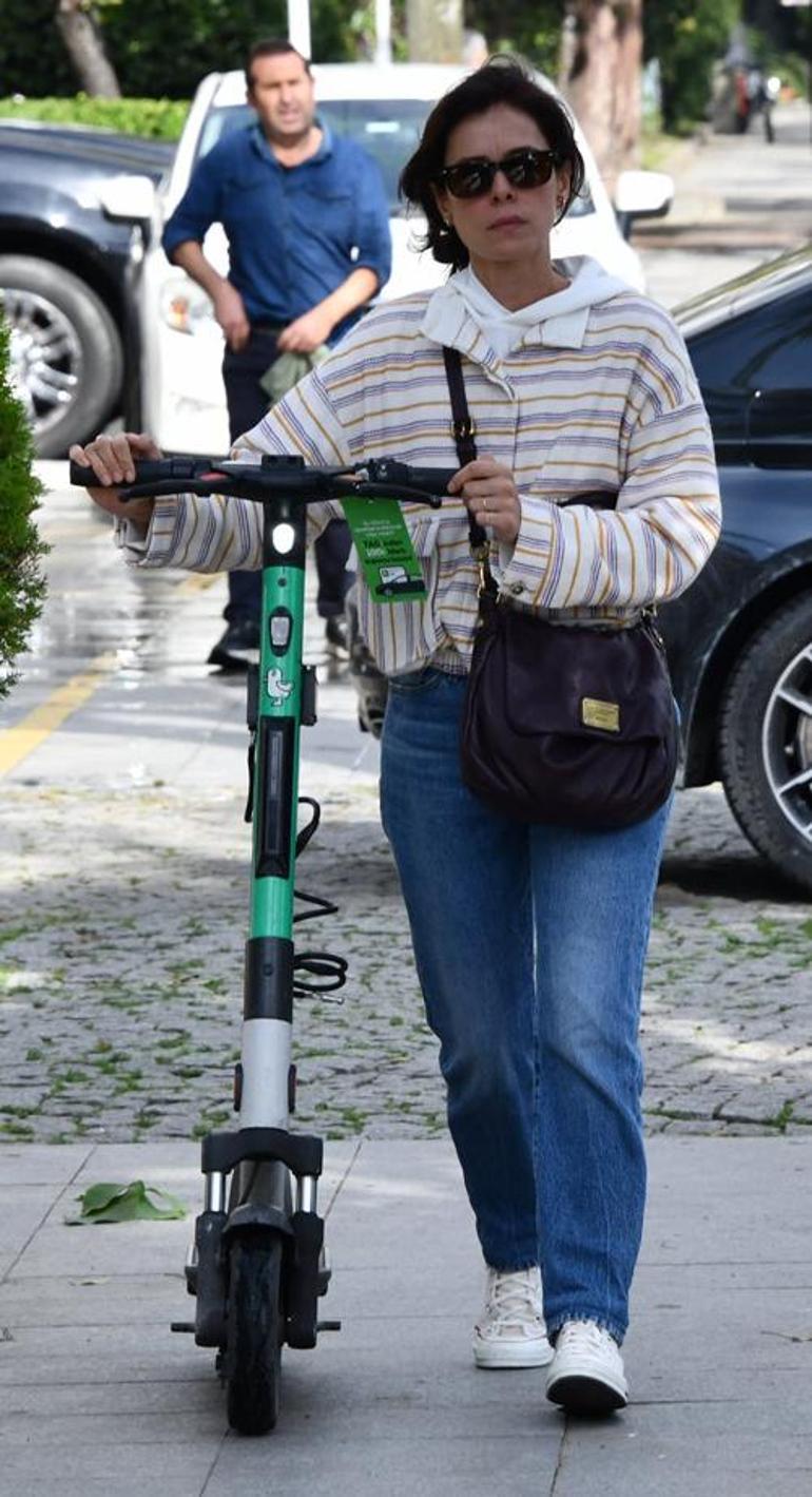 Kuaföre elektrikli scooter'la geldi, araçla döndü!