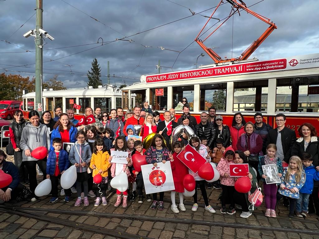 ÖZEL HABER – Prag Büyükelçimiz Egemen Bağış Türk-Çek Dostluk Derneği Çocuk Kulübü TURECEK etkinliğine katıldı