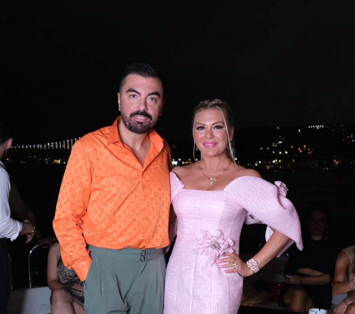 Evrim Yaşlak doğum gününü boğazın en büyük Mega Yatında kutladı…