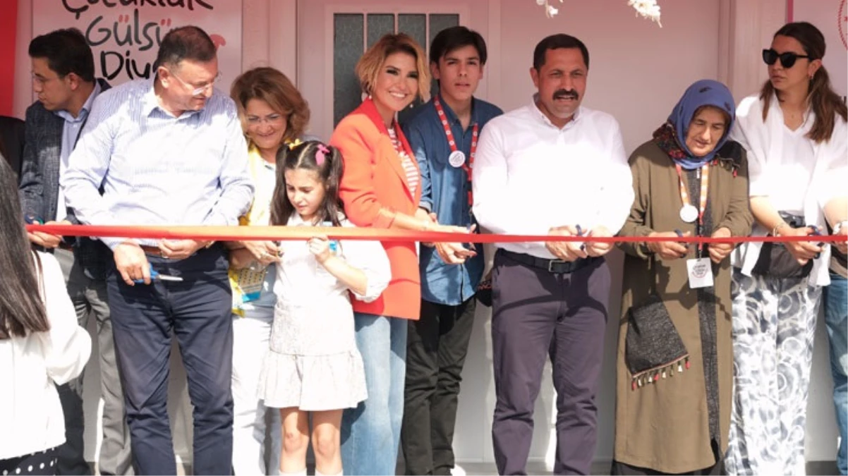 Gülben Ergen, Hatay’da açtığı okula Taha Duymaz’ın adını verdi
