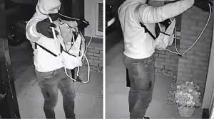 Lüks araç, evin içindeki anahtarına sinyal yollanarak çalındı