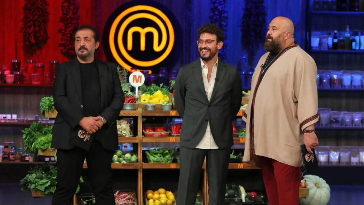 MasterChef’te hayrete düşüren kavga! Barış ve Barbaros birbirine girdi, Somer Şef önlüğü çıkarmasını istedi