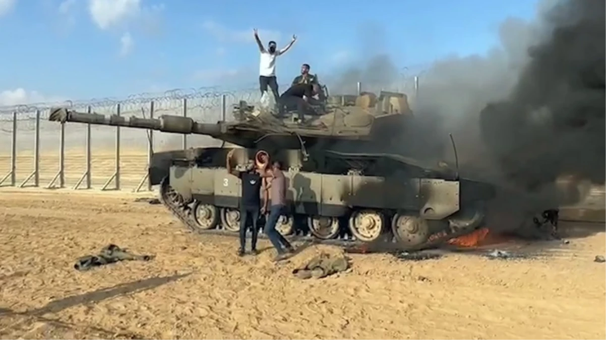 Saldırıya geçen Hamas’ın silahlı kanadı, İsrail’deki polis merkezini ele geçirdi