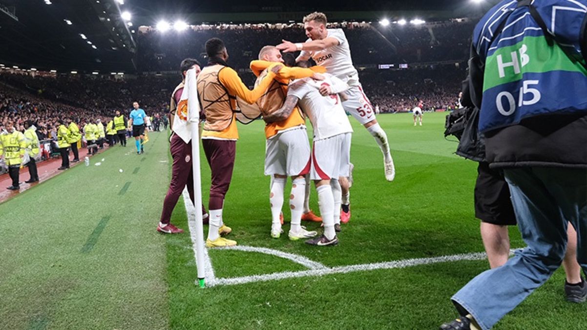 3 puan bizim! Galatasaray, Şampiyonlar Ligi’nde Manchester United’ı deplasmanda 3-2 mağlup etti