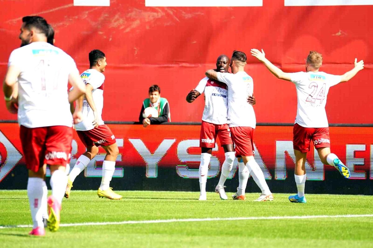 Pendikspor, Sivasspor karşısında Pendik Stadı’nda ilk Süper Lig maçına çıktı