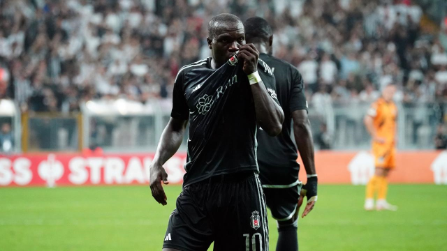 Beşiktaş'ta sakatlıklardan kurtulamayan Aboubakar, Afrika'da finale çıktı