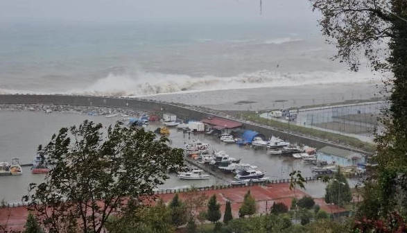 Zonguldak'ta olumsuz hava koşulları nedeniyle eğitime 1 gün ara verildi