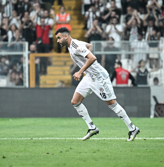 Birisi sadece 4 dakika oyunda kaldı! Beşiktaş'ta 2 yıldız futbolcu sakatlandı