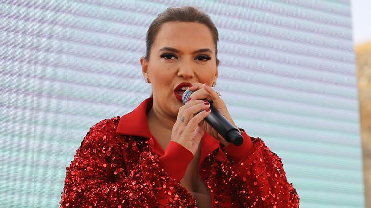 Demet Akalın’dan ilginç itiraf: İnsanlar hoşlanmadı, bana yakışmadı!