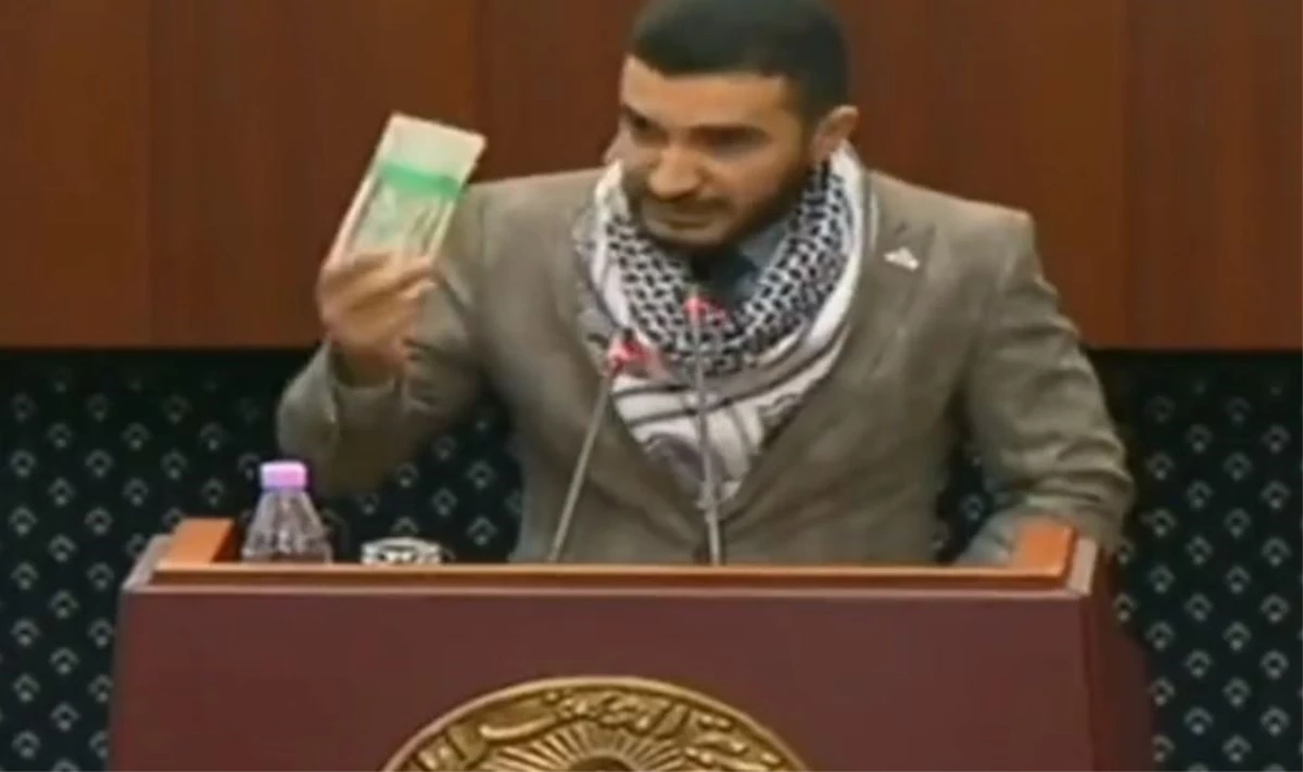 Cezayirli vekil, Kassam Tugayları’na iki adet füze parası bağışladı