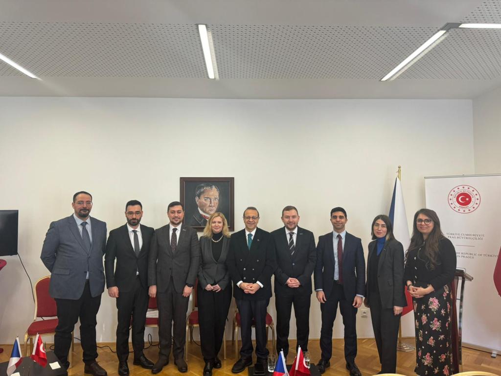 Prag’da Türkiye 100.Yılı Etkinlikleri Kapsamında Yapay Zeka Etkinliği Düzenlendi