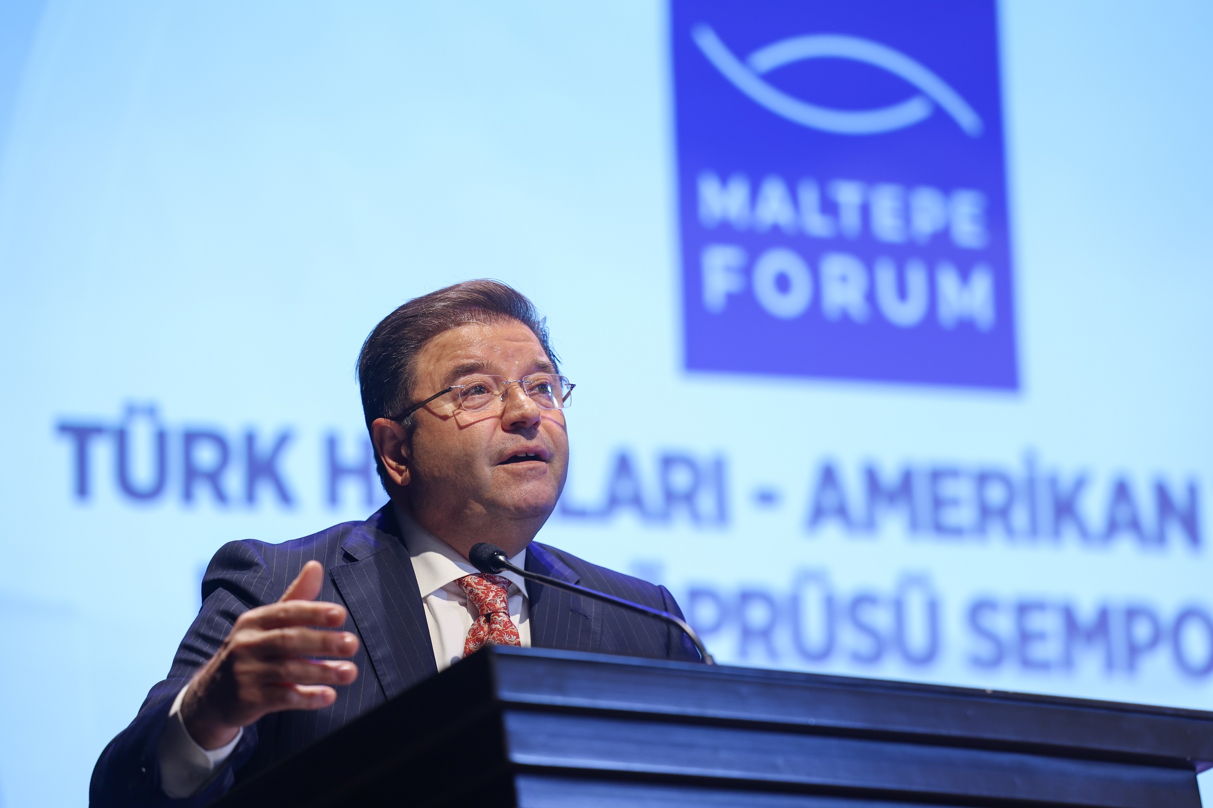 Maltepe Belediyesi ve Turan Üniversitesi işbirliğiyle düzenlenen “Türk Halkları ve Amerikan Yerlileri Kültür Köprüsü” isimli uluslararası konferansı başladı