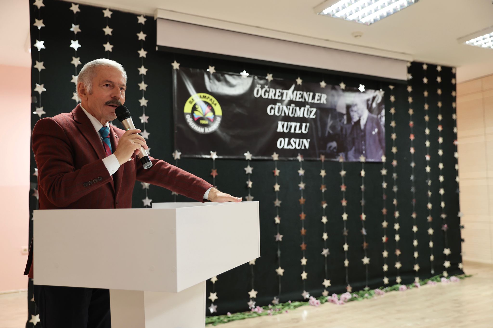 Bayrampaşa Belediyesi, 24 Kasım Öğretmenler Günü’nde doğa dostu yeşil bir etkinliğe imza attı