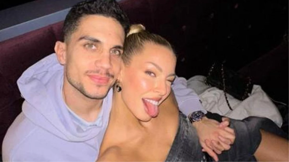 Süper Lig’in eski yıldızı Bartra’nın sevgilisi “Hiç giyinmeseydin” dedirtti! Elbisesi törenin önüne geçti