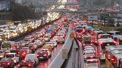 Tatil Sonrası İstanbul Trafiğindeki Yoğunluk Başladı