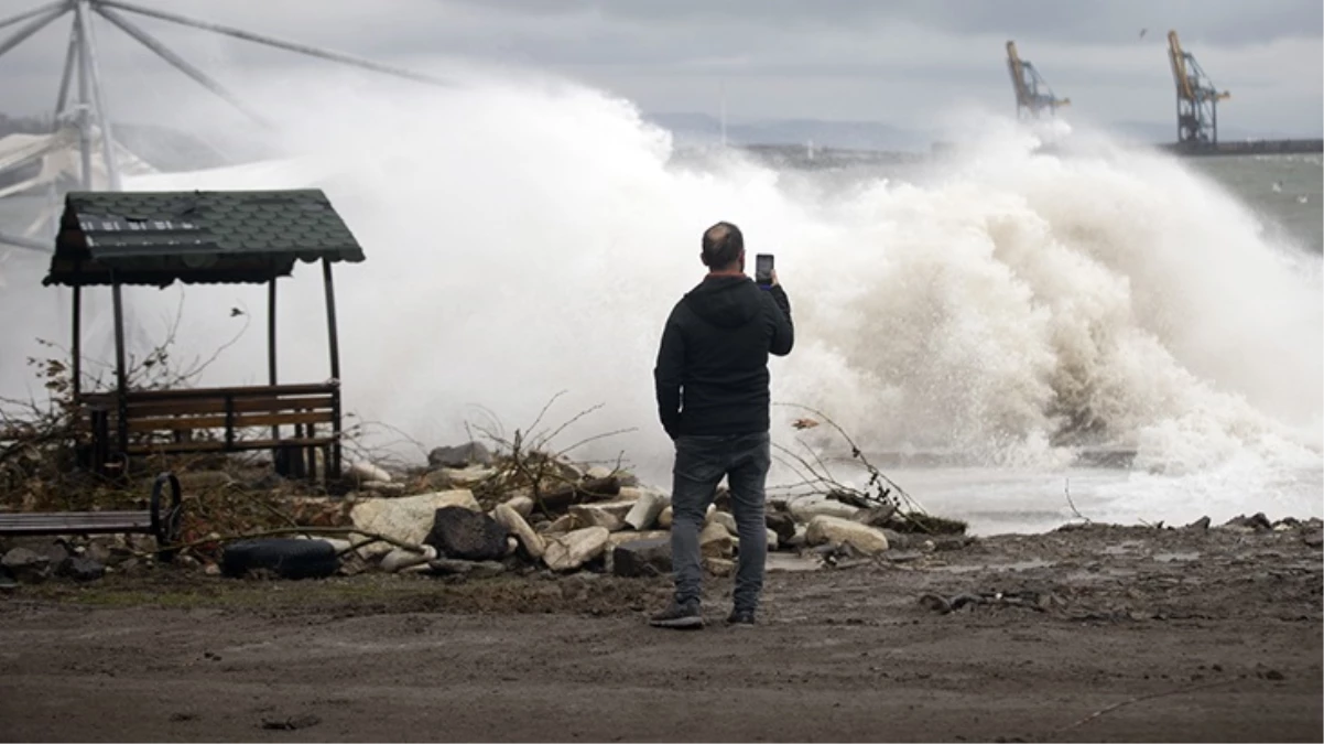 Zonguldak ve İskenderun’da olumsuz hava koşulları nedeniyle eğitime 1 gün ara verildi