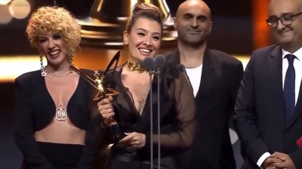 Altın Kelebek’te Kıvanç Tatlıtuğ’u gören Özgün Bayraktar kendini tutamadı: Ahir ömrümde görebildim