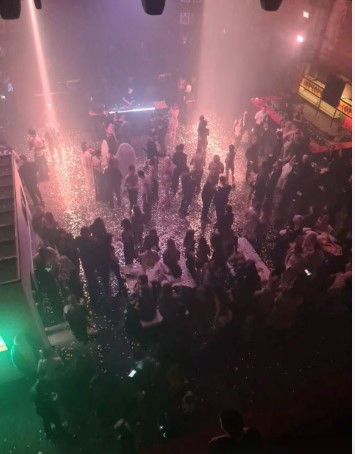 Rusya'daki yarı çıplak parti ortalığı karıştırdı! Ünlü rapçi Vacio kıyafetinden dolayı hapis cezası aldı