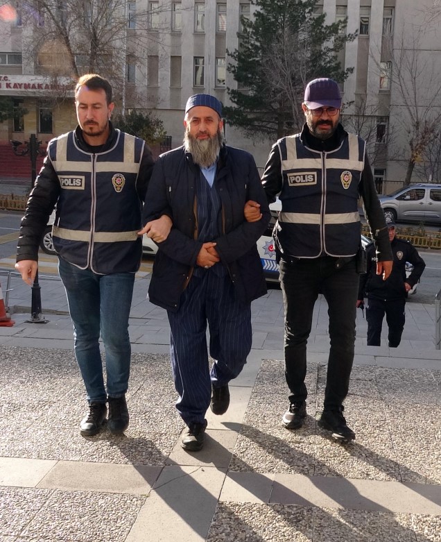 Atatürk'e hakaretten tutuklanıp serbest bırakılmıştı! Ünlü dönerci Mustafa Atmaca'nın paylaşımındaki müzik dikkat çekti