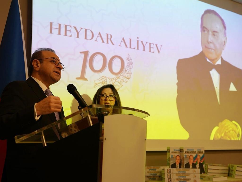 Prag Büyükelçisi Egemen Bağış, Heydar Aliyev Etkinliğinde Konuştu