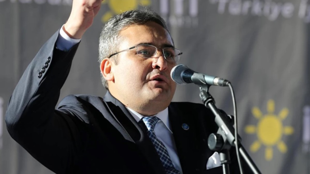 İYİ Parti'den siyasi operasyon açıklaması: Belediye başkanlarımıza transfer teklifleri yapılıyor