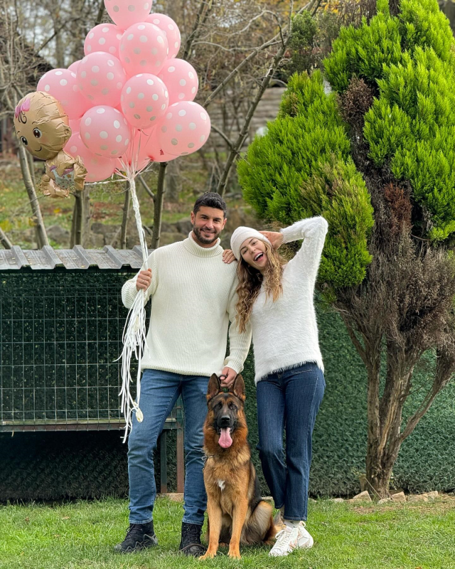 Yıldız Çağrı Atiksoy ve Berk Oktay çiftinin kız bebekleri olacak