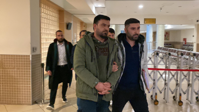 Eski milli futbolcu Oktay Derelioğlu'nu hastanelik etmişlerdi! Trafik magandalarından pes dedirten savunma