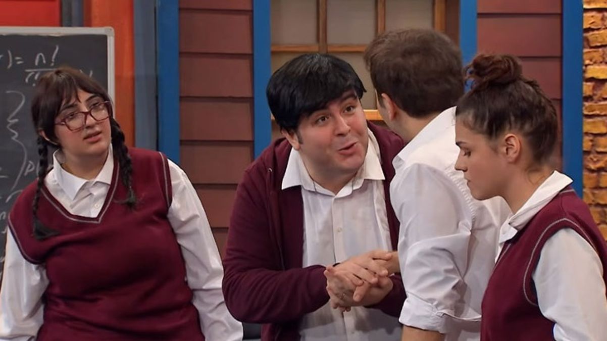 Çok Güzel Hareketler’deki Ekrem İmamoğlu taklidi alkış topladı