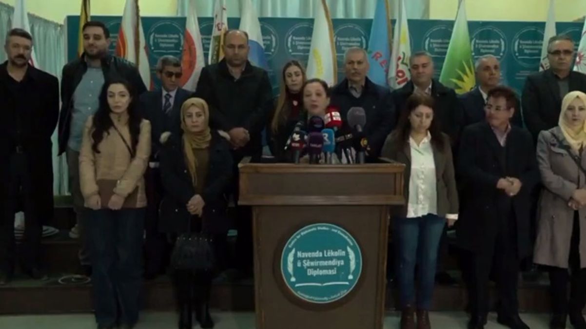 Panik anları kamerada! Türk SİHA’ları, terör destekçilerinin açıklama yaptığı alanın yakınını vurdu