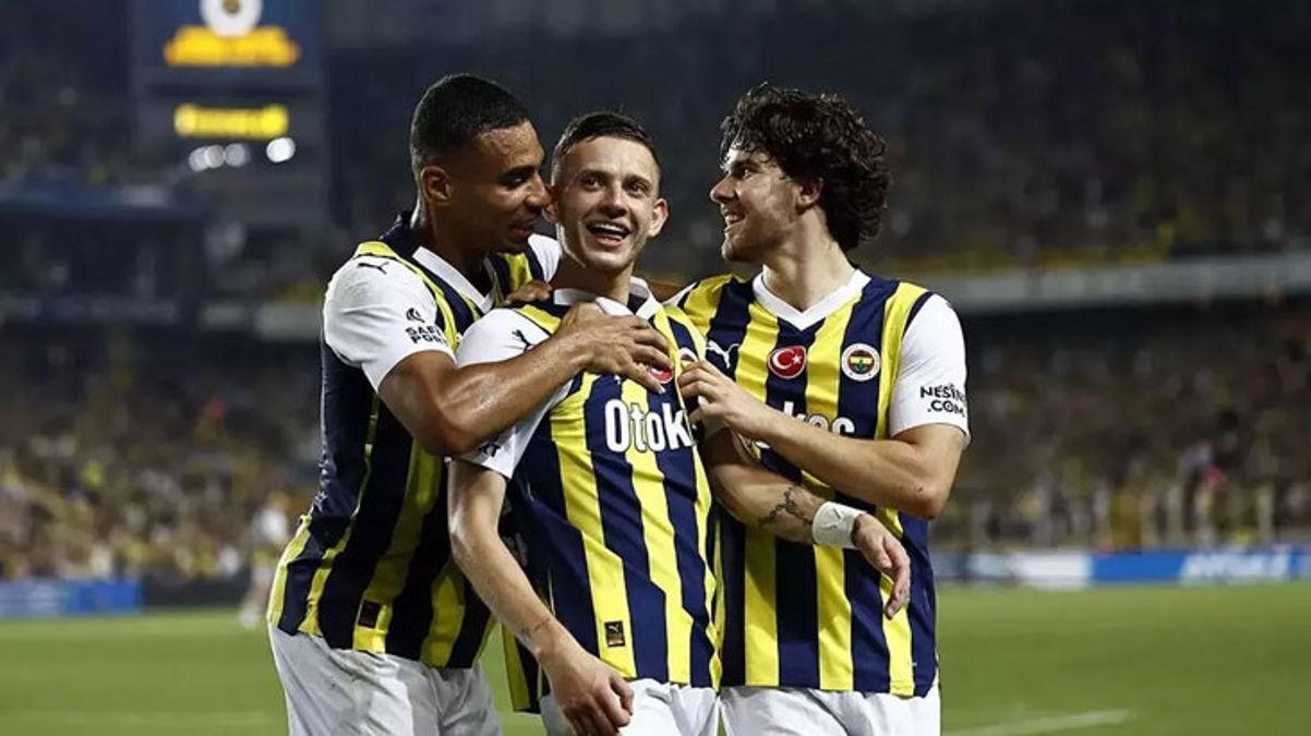 Yönetimin kararı net! Premier Lig devi yıldız futbolcu için Fenerbahçe'nin kapısını çalacak