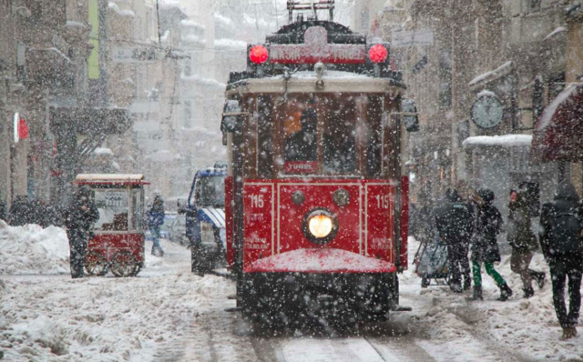 Meteoroloji beklenen haberi verdi! İstanbul'a kar geliyor, 4 gün etkili olacak