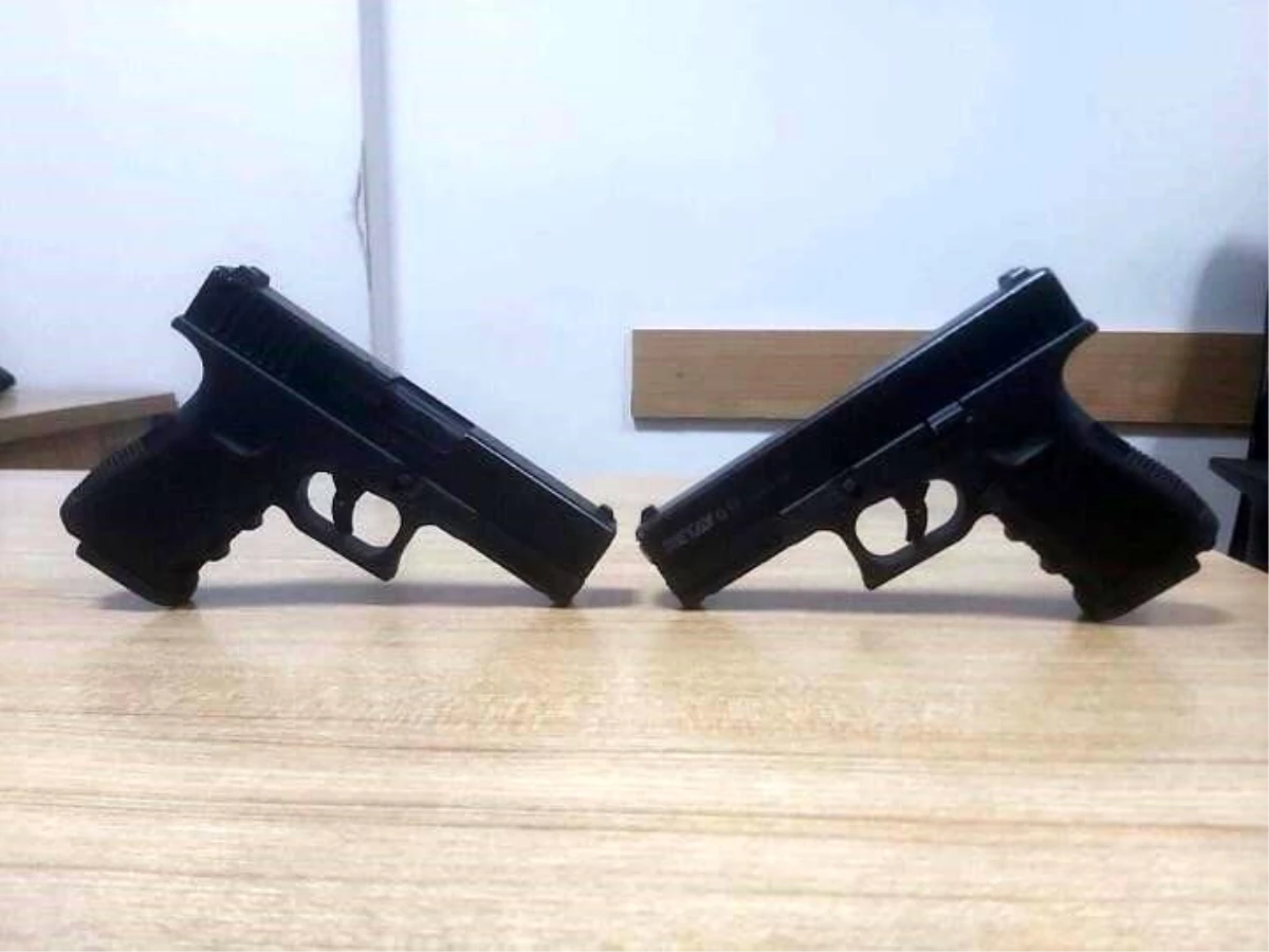 Elazığ’da 49 Yıl 10 Ay Hapis Cezası Bulunan 2 Zanlı Yakalandı