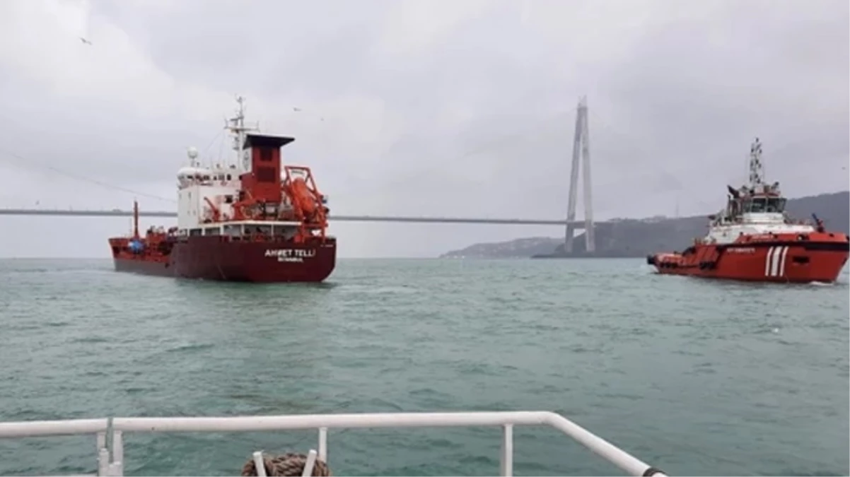 İstanbul’da kargo gemisi konteyner gemisine çarptı