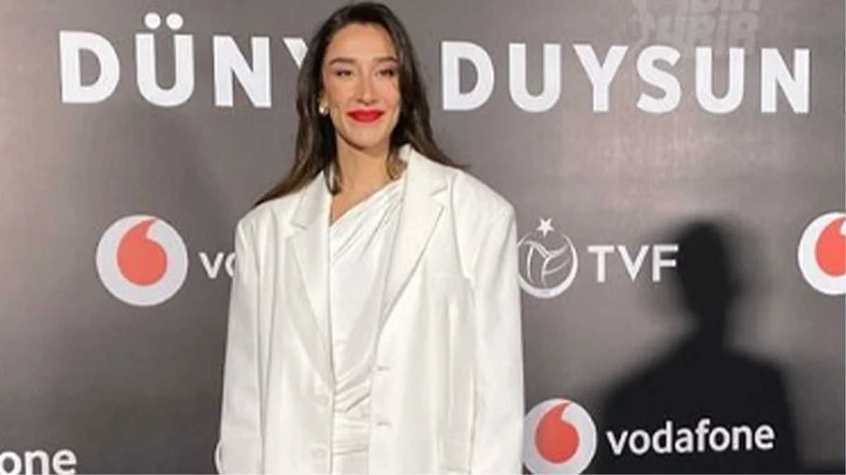 Katıldığı davette kimse Hande Baladın’dan gözünü alamadı! Beyaz mini elbisesiyle herkesi büyüledi