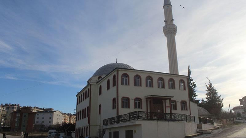 ‘Camiye yardım’ dedi para toplayıp kaçtı