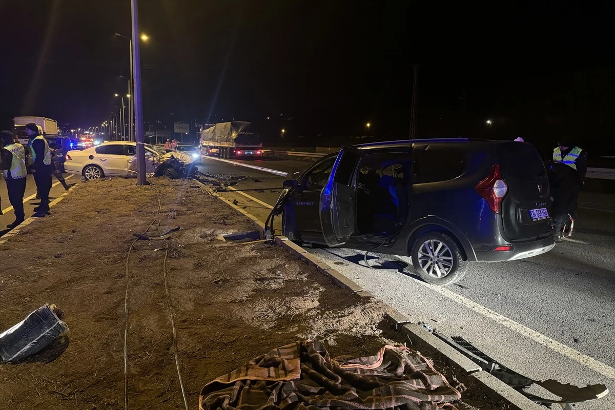 Kayseri-Ankara karayolundaki kazada 3 ölü 4 yaralı