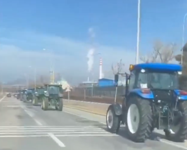 Konya'da çiftçilerden traktör konvoylu eylem