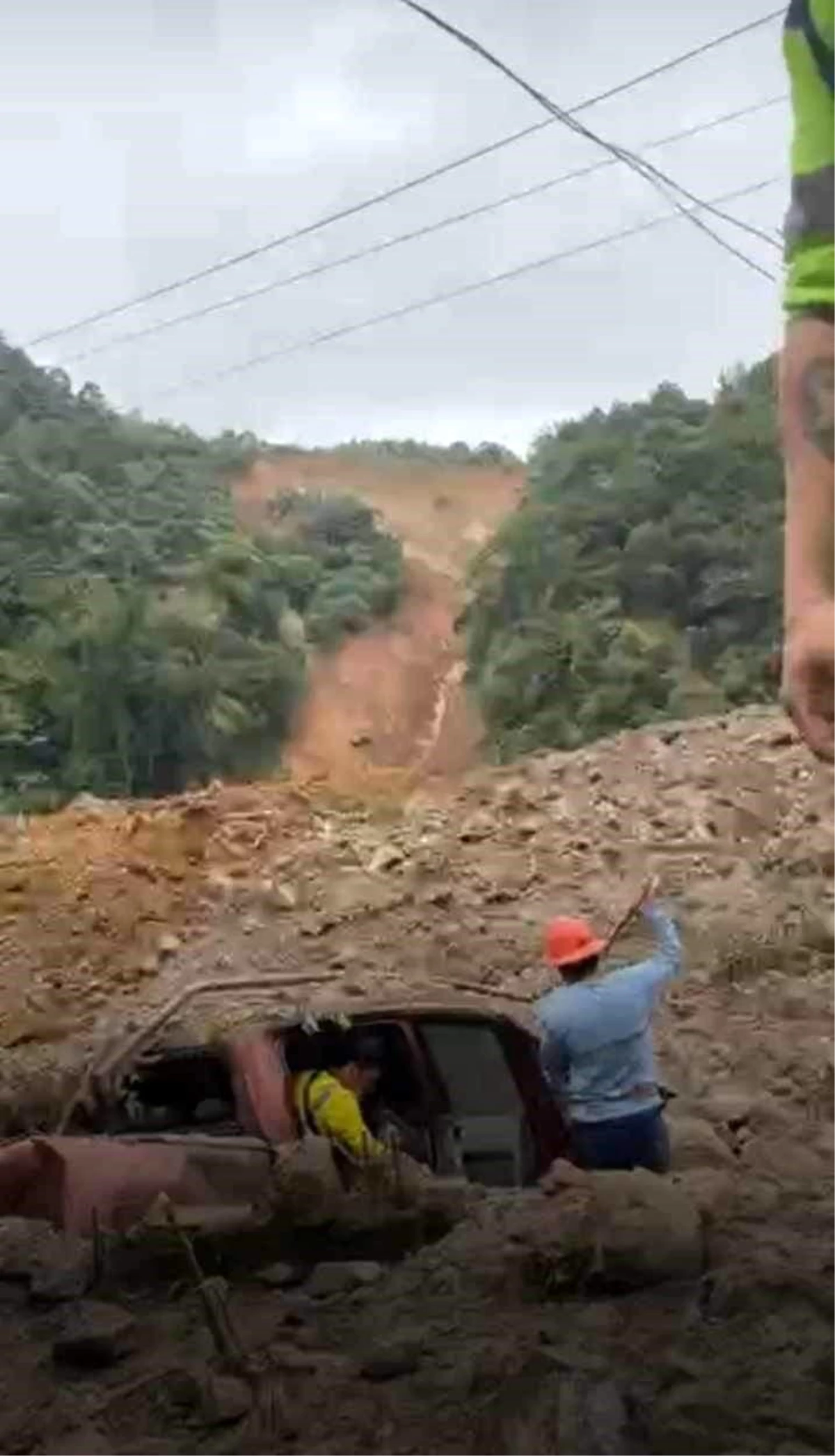 Filipinler, sağanak yağışa teslim