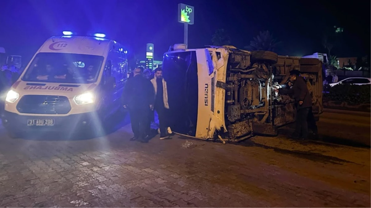 Hatay’da devrilen midibüsteki 11 polis yaralandı