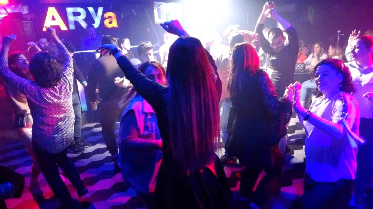 İranlı turistler 4 günlük tatili fırsat bildi, Van’a akın etti