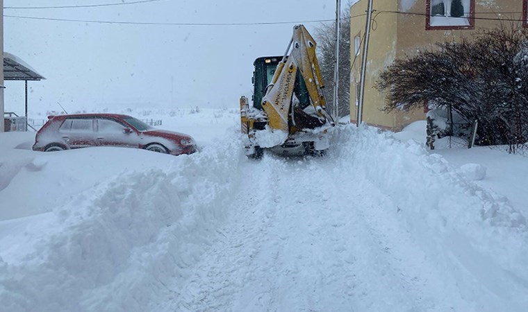 Ardahan’da kar kalınlığı 96 santimetre ölçüldü