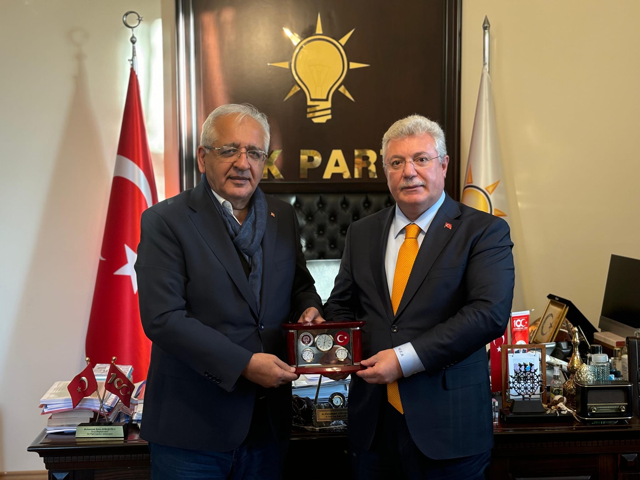 Çankırı Konfederasyonu Ak Parti Grup Vekili Muhammet Emin Akbaşoğlunu ziyaret etti