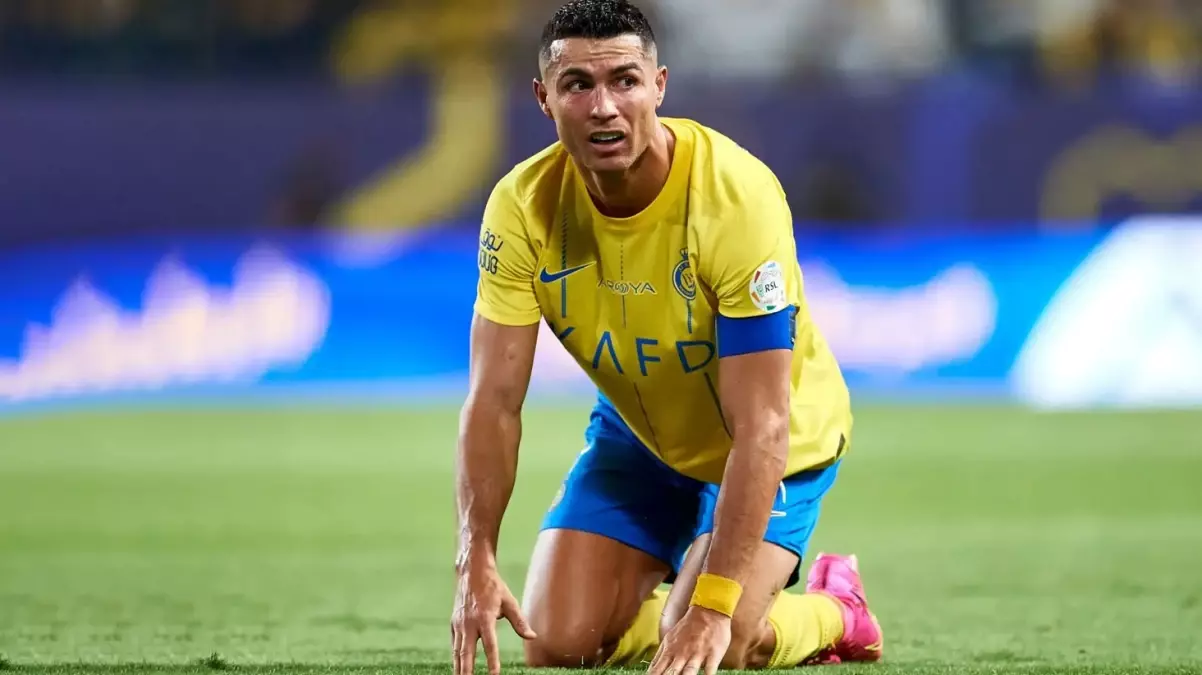 Ronaldo’nun başı botoksu yüzünden derde girdi